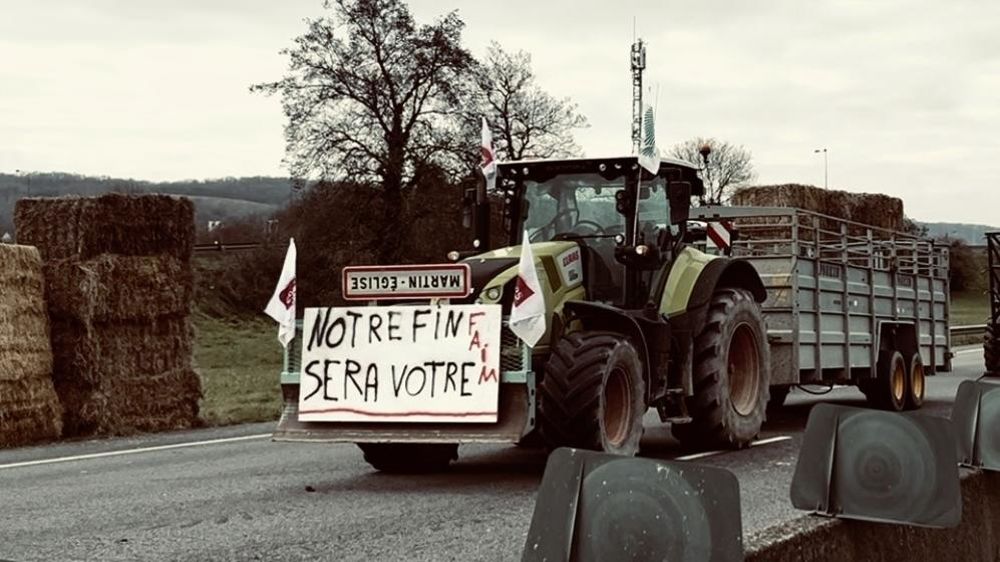 Révolte Agricole : Une Étincelle dans une Société en Crise